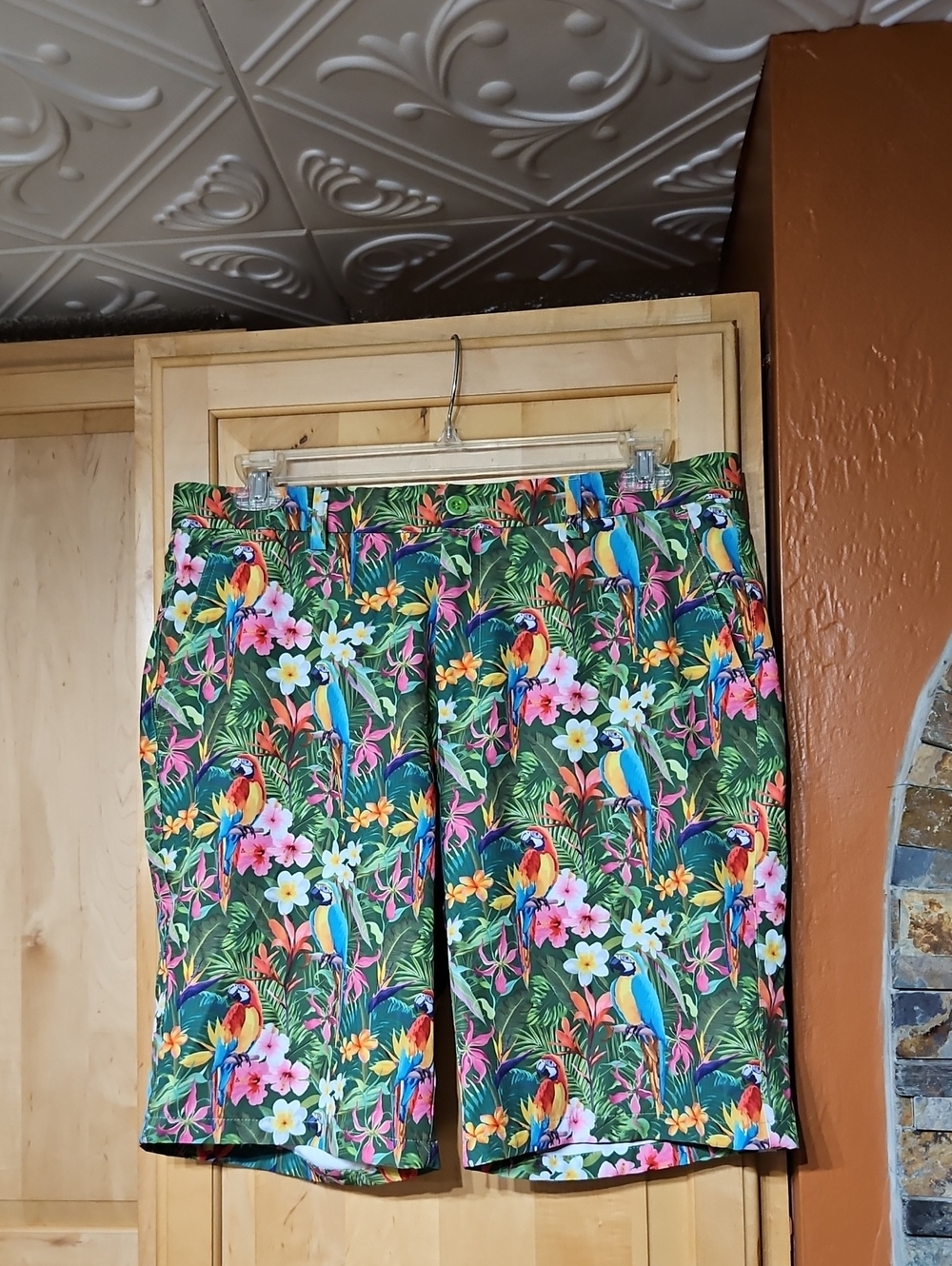Hreski Blue Green Orange Yellow Pink Tropical Floral Leaf Parrot Golf Shorts